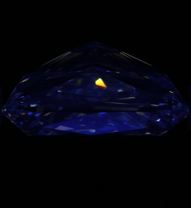 2.03ct CE I VVS1 Natural Diamond fluorescence image