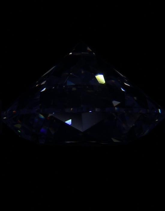 3.80ct Round G VVS2 Natural Diamond fluorescence image