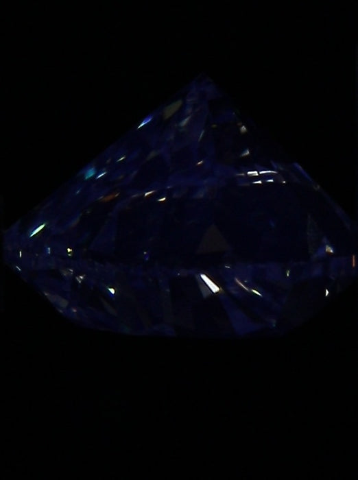 1.32ct Heart L VS2 Natural Diamond fluorescence image