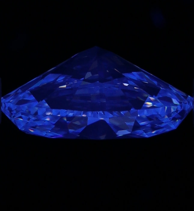1.30ct Oval H VVS2 Natural Diamond fluorescence image