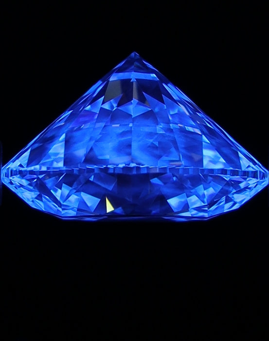 2.08ct Round D VVS1 Natural Diamond fluorescence image