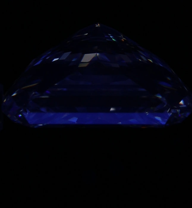 1.51ct Radiant G VVS1 Natural Diamond fluorescence image