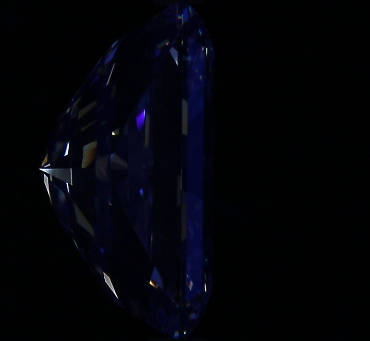 4.01ct Radiant J SI1 Natural Diamond fluorescence image
