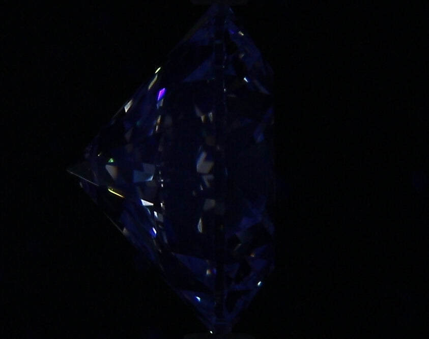 3.13ct Round G VS2 Natural Diamond fluorescence image