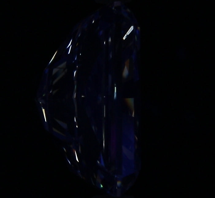 2.60ct Radiant J VS2 Natural Diamond fluorescence image