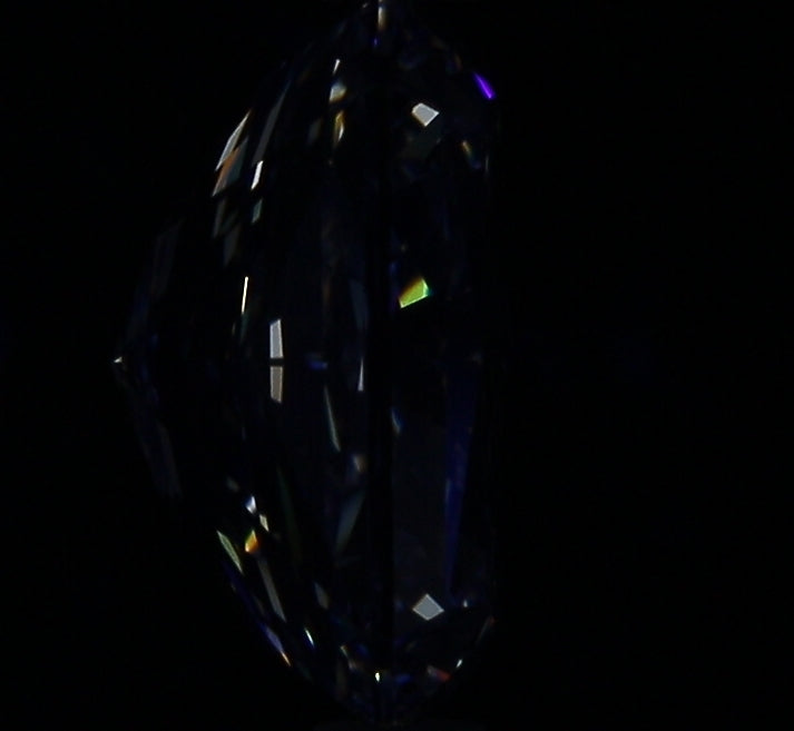2.01ct Radiant G SI1 Natural Diamond fluorescence image