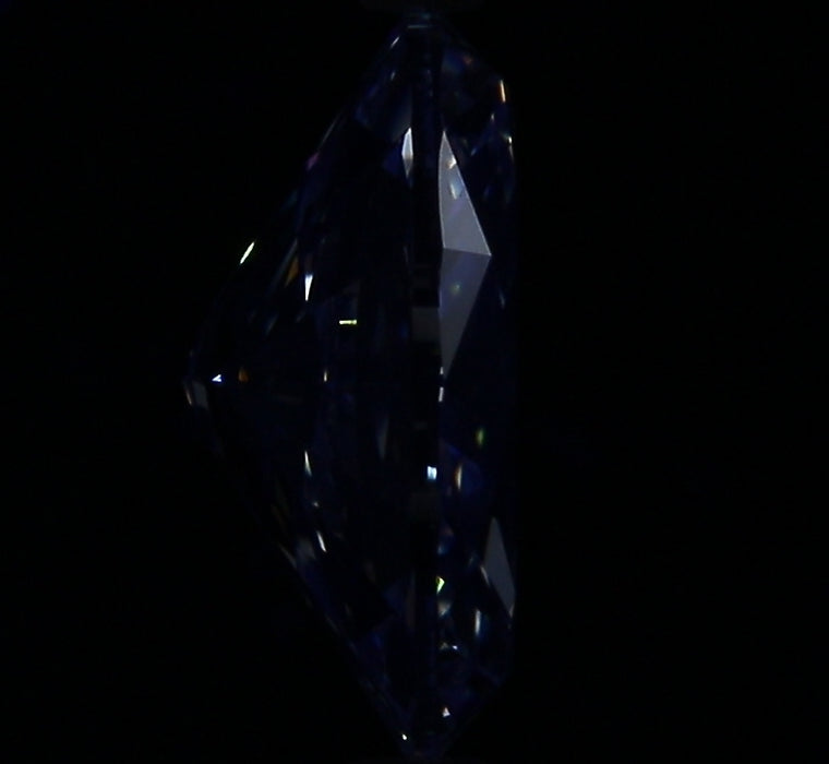 2.02ct Oval G VS2 Natural Diamond fluorescence image