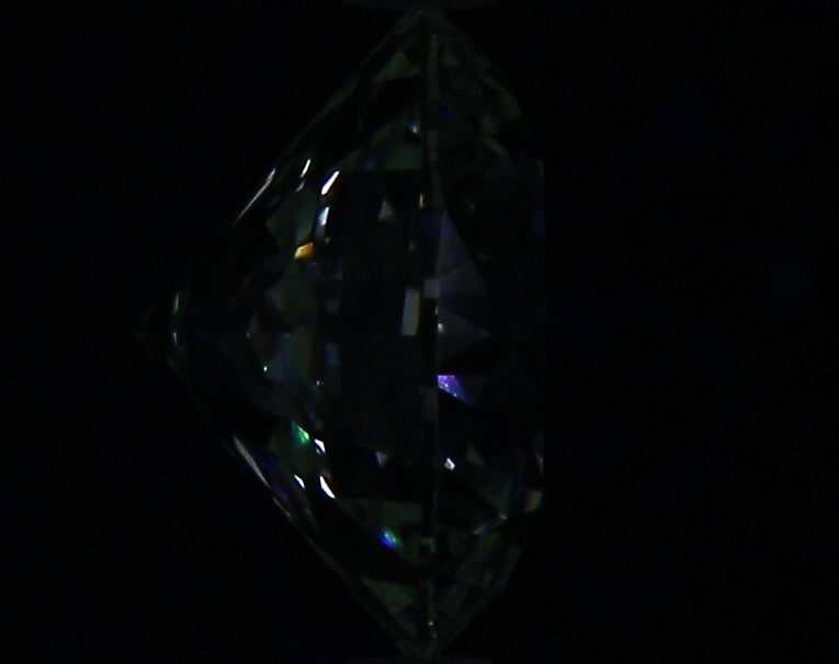 2.33ct Round F VS1 Natural Diamond fluorescence image