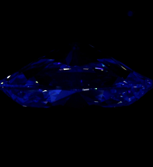 5.01ct Oval F VS2 Natural Diamond fluorescence image