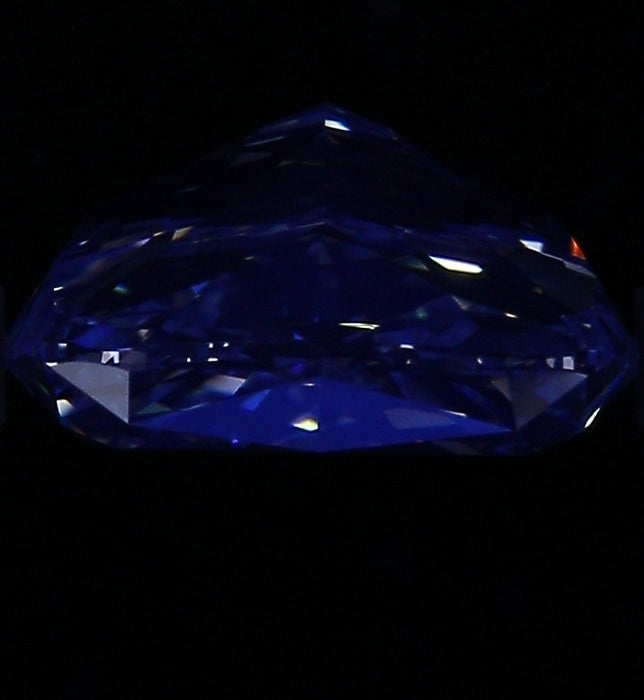 3.01ct CE I VS2 Natural Diamond fluorescence image