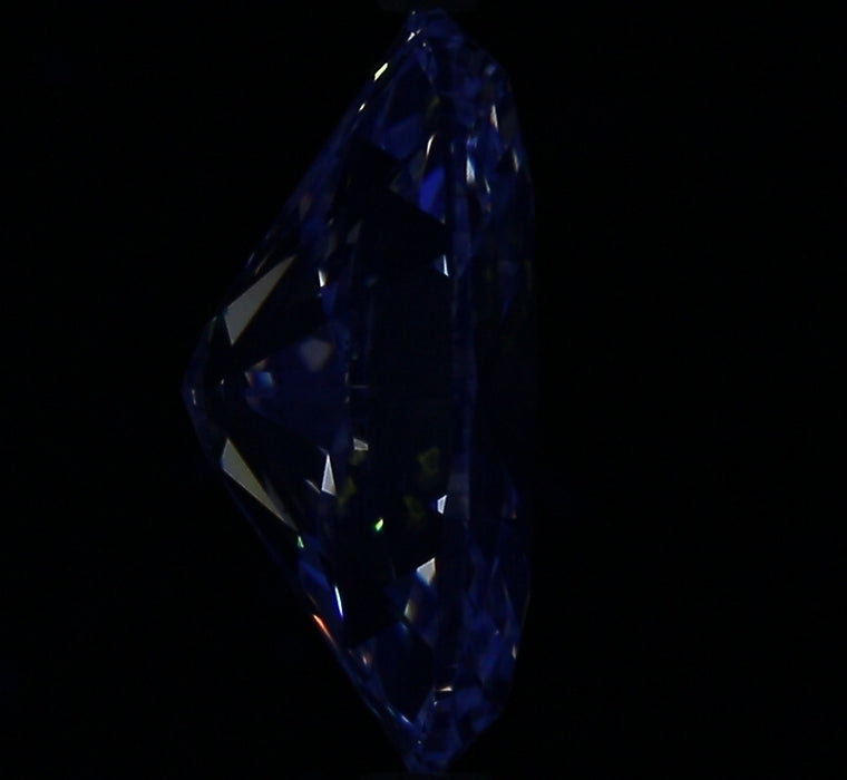 2.80ct Oval E SI1 Natural Diamond fluorescence image