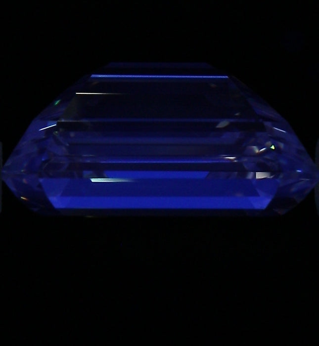 2.01ct Emerald L VS1 Natural Diamond fluorescence image