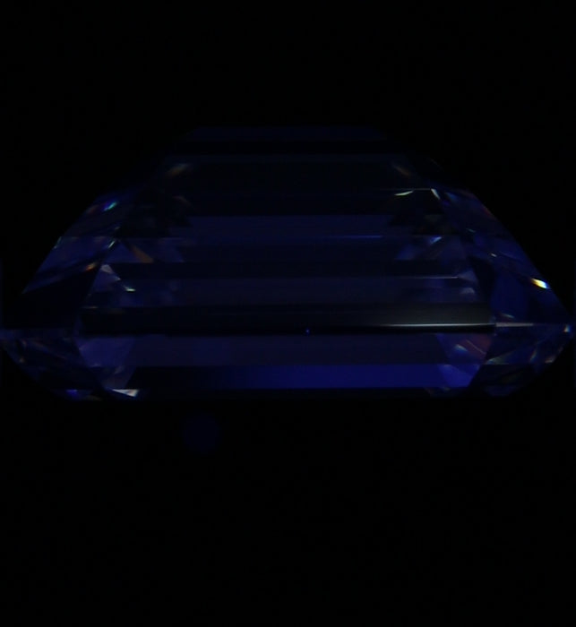 2.02ct Emerald G VVS1 Natural Diamond fluorescence image