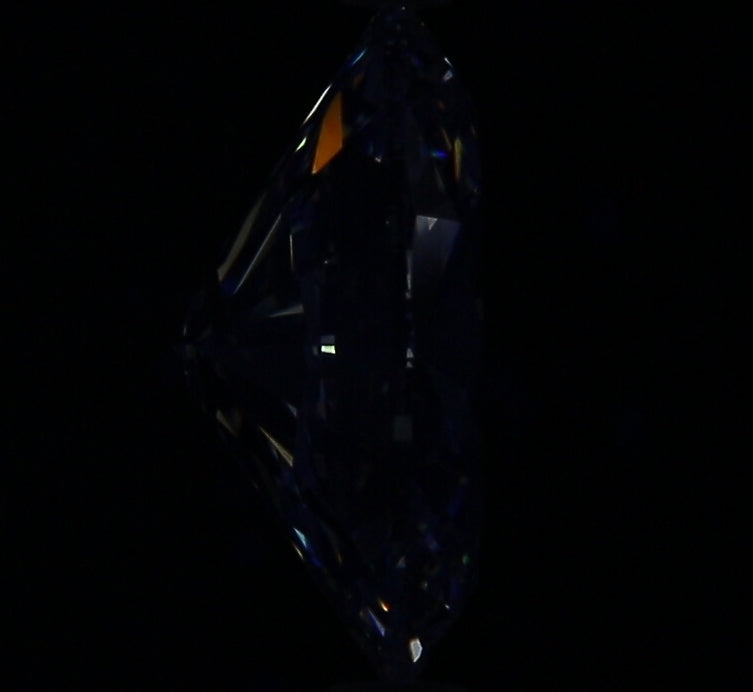 2.01ct Oval I SI1 Natural Diamond fluorescence image