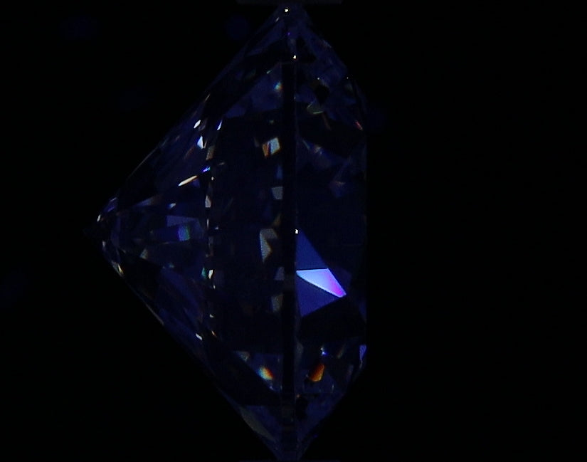 2.58ct Round H VS1 Natural Diamond fluorescence image
