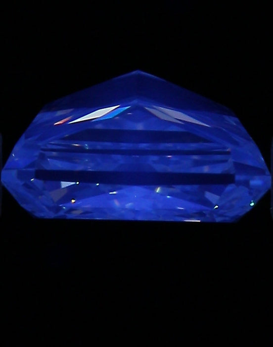 1.30ct Radiant FY VVS1 Natural Diamond fluorescence image