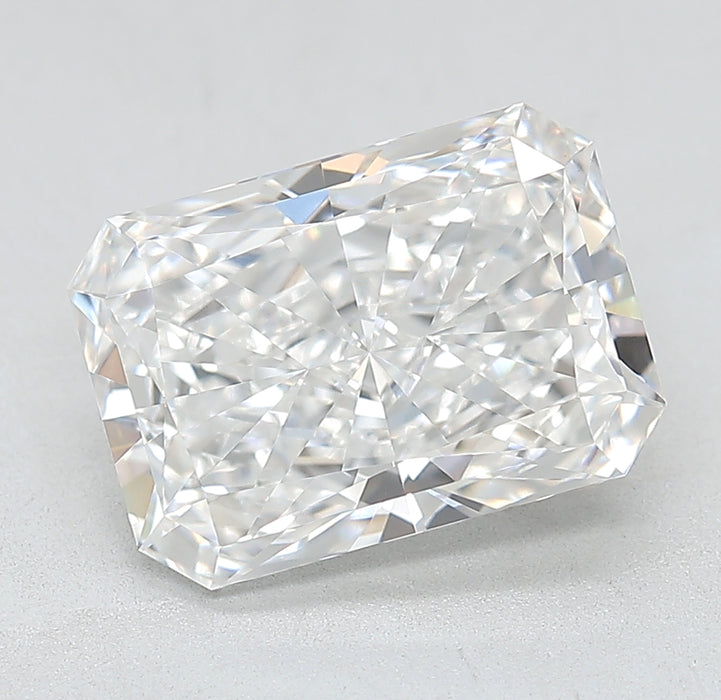 3.11000 D VVS2 BG Select Lab Grown Radiant Diamond